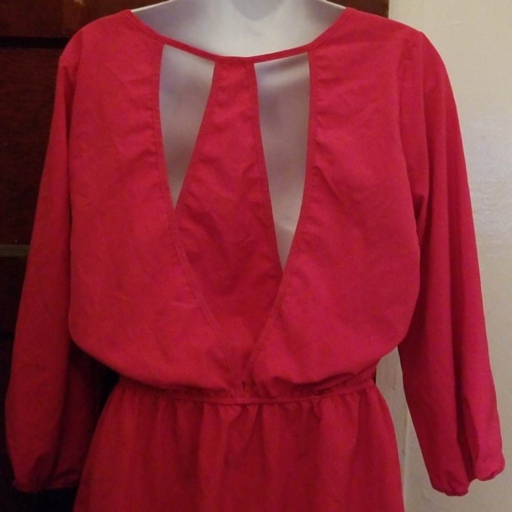 Cute summer dress with cut out back - Picture 5 of 5